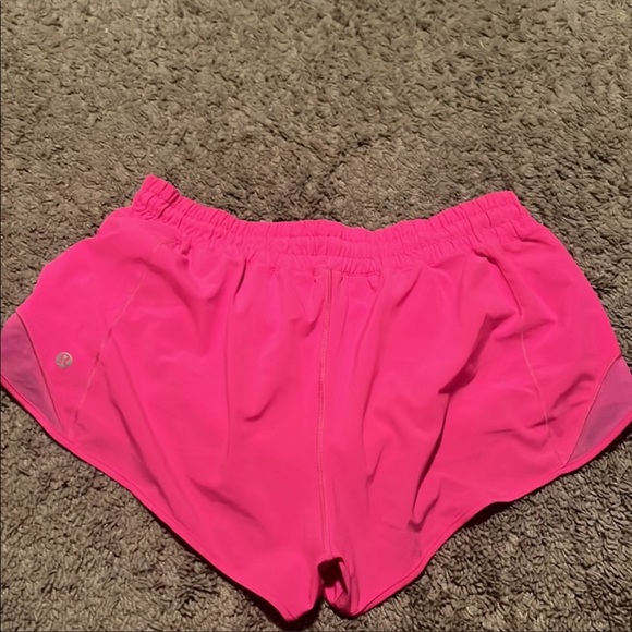 Lululemon hotty hot shorts Pow Pink - Picture 3 of 4